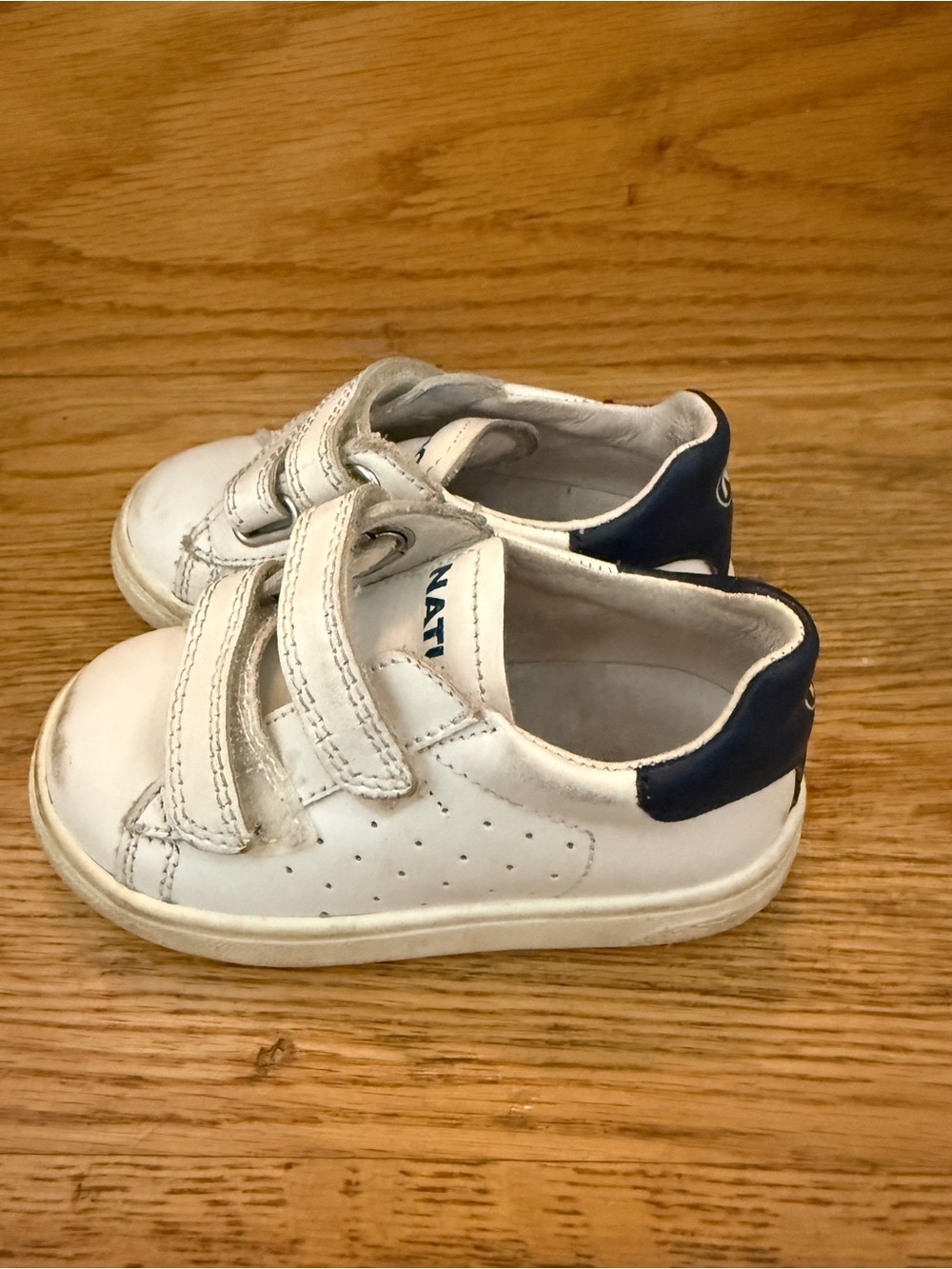 Naturino White Kids Sneakers with Navy Heel and Velcro